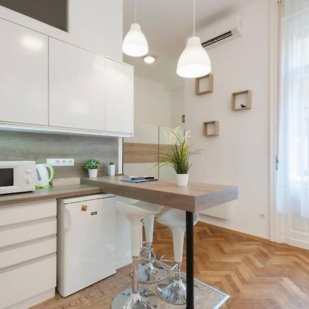 Szent Istvan Ter 4 Next To Basilica A 1 Bedroom Budapest Exterior foto