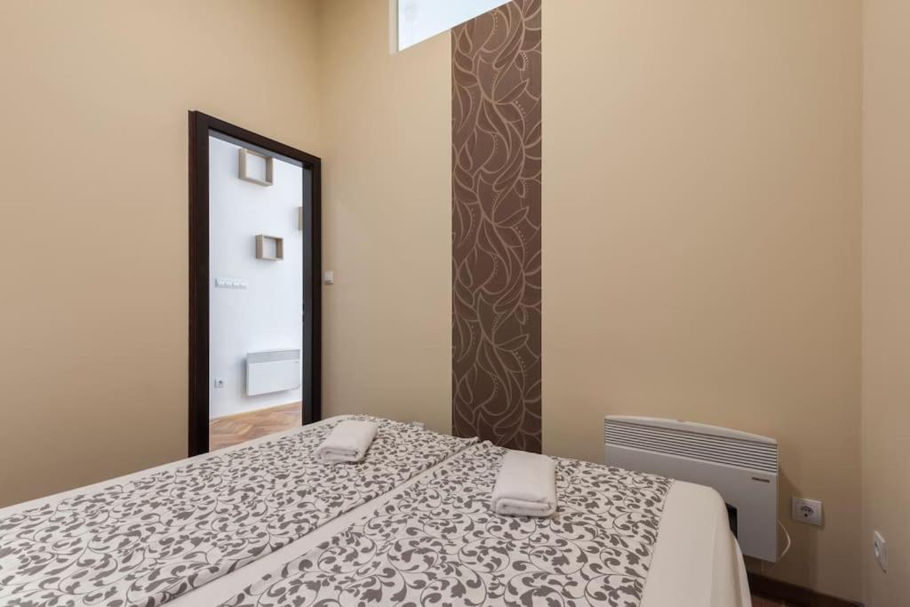 Szent Istvan Ter 4 Next To Basilica A 1 Bedroom Budapest Exterior foto