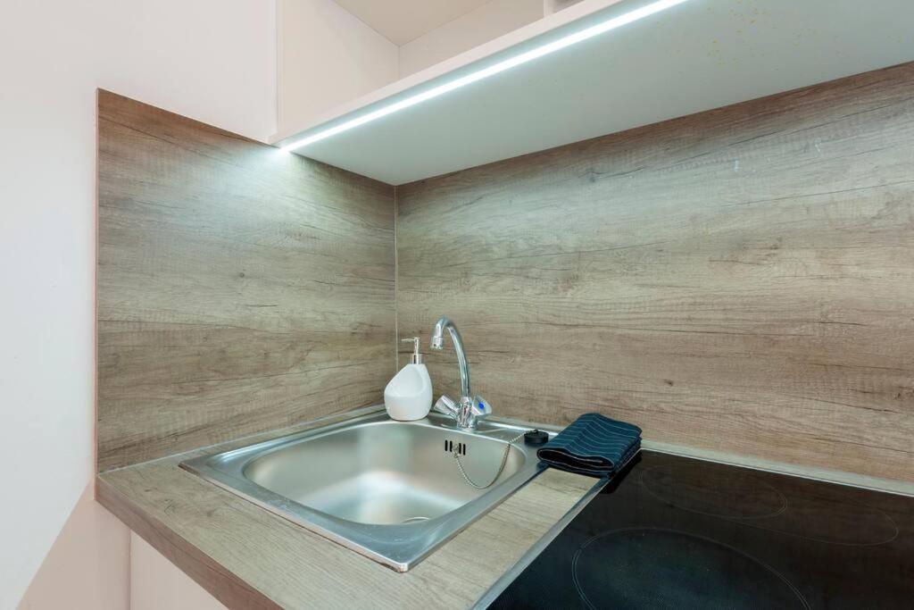 Szent Istvan Ter 4 Next To Basilica A 1 Bedroom Budapest Exterior foto